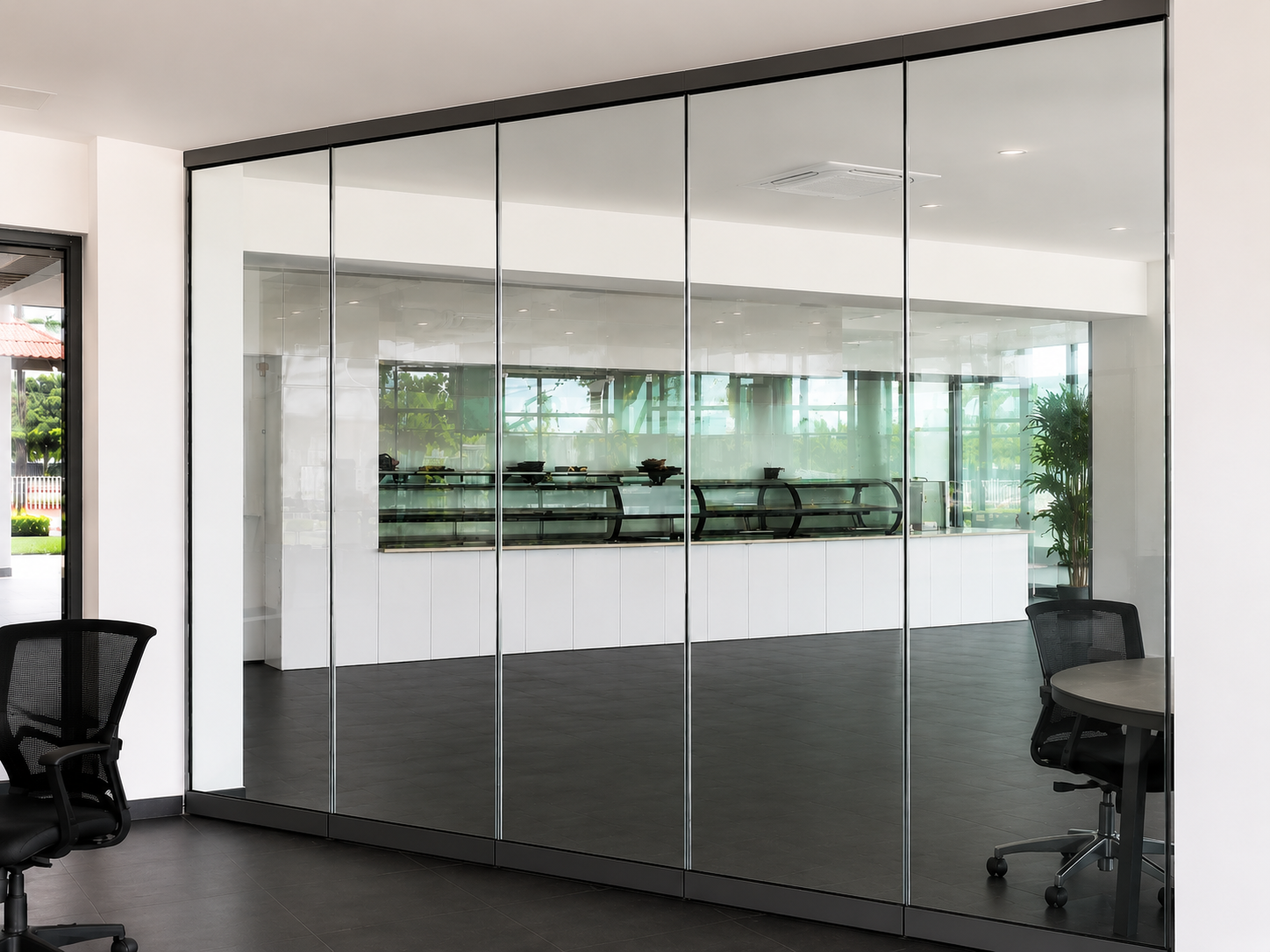 Single Glass Movable Wall